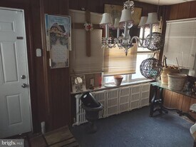 11 Mill St in Darby, PA - Building Photo