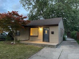 6102 Harrison St, Unit F in Garden City, MI - Building Photo