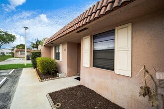 35 Cortez Way in Davie, FL - Building Photo - Building Photo