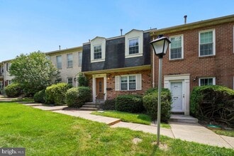 838 College Pkwy in Rockville, MD - Building Photo - Building Photo