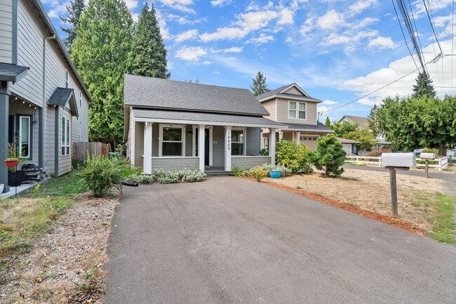 18459 SE Blanton St in Portland, OR - Building Photo - Building Photo