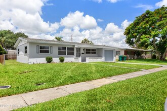 572 Westminster Ave in Melbourne, FL - Building Photo - Building Photo