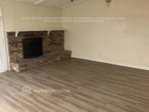 6813 Curry Dr in The Colony, TX - Foto de edificio - Building Photo