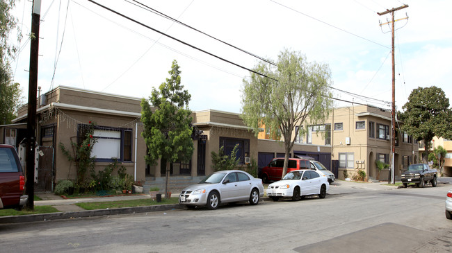 635-659 E Almond Ave in Long Beach, CA - Foto de edificio - Building Photo