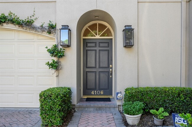 property at 4106 N Blvd Park