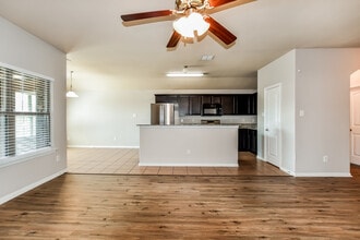 1824 Ridgecrest Dr in Terrell, TX - Building Photo - Building Photo