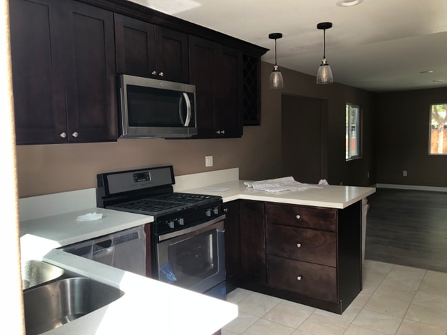 3506 Hazard Ave in Santa Ana, CA - Foto de edificio - Building Photo