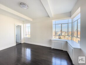 5 AVENUE in New York, NY - Building Photo - Building Photo