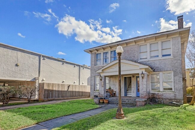 1649 W Main St in Houston, TX - Building Photo - Building Photo