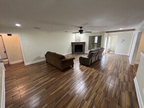 1944 W Marsden Pl in Baton Rouge, LA - Building Photo - Building Photo