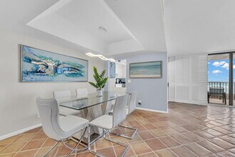 3610 S Ocean Blvd in South Palm Beach, FL - Foto de edificio - Building Photo