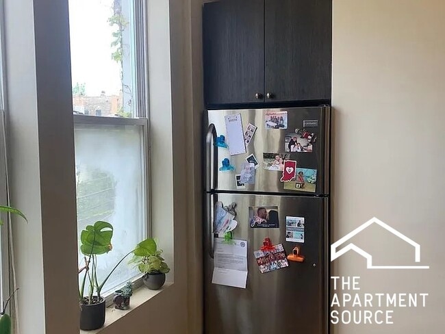 1738 W Huron St, Unit R2 in Chicago, IL - Building Photo - Building Photo