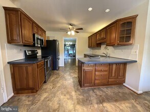 615 Kearney Ct SW in Vienna, VA - Building Photo - Building Photo