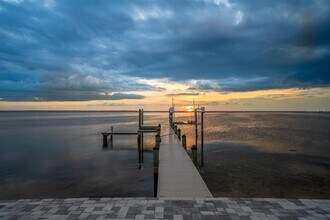 1909 Gulfview Dr in Holiday, FL - Building Photo - Building Photo