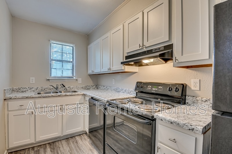 775 Stevens Creek Rd in Augusta, GA - Building Photo