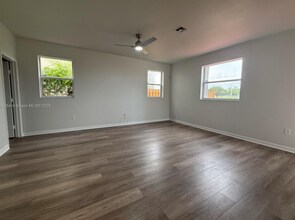 2479 NE 4th St in Homestead, FL - Building Photo - Building Photo