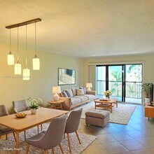 545 SE 12th St in Dania Beach, FL - Foto de edificio - Building Photo