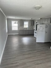 122 E Pine St in Kershaw, SC - Foto de edificio - Building Photo