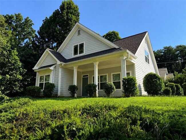 property at 8850 Four Mile Creek Rd