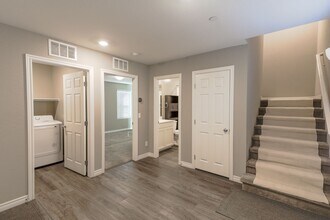 176 Campbelltown Ave in Henderson, NV - Building Photo - Building Photo