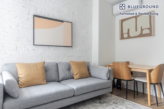 6 Avenue B in New York, NY - Building Photo - Building Photo