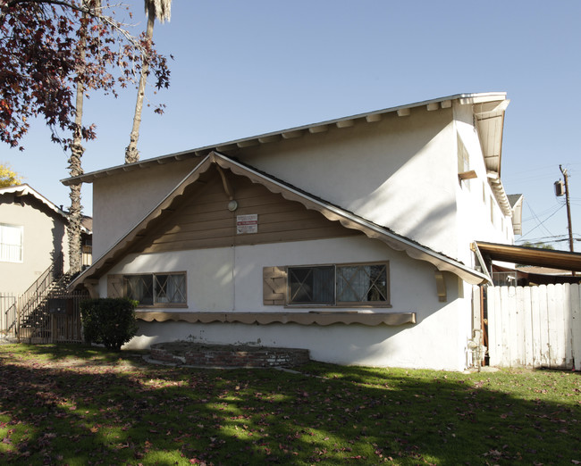 662 Karesh Ave in Pomona, CA - Building Photo - Building Photo