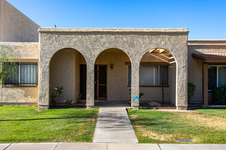 1634 E Dunbar Dr in Tempe, AZ - Foto de edificio - Building Photo