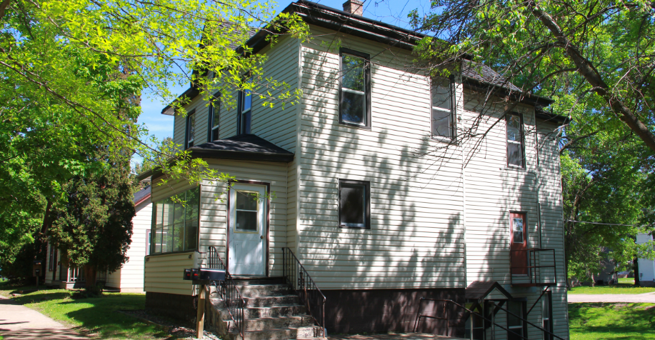 423 Niagara St in Eau Claire, WI - Building Photo