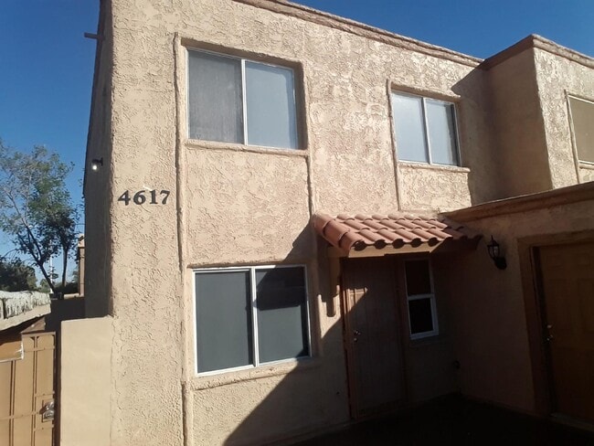property at 4617 E Jones Ave