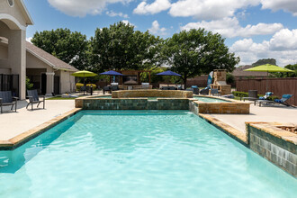 Emerson at Ford Park in Allen, TX - Foto de edificio - Building Photo