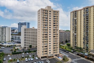 Lakeside West in Honolulu, HI - Building Photo