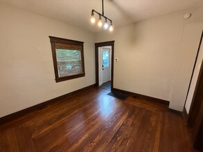 123 E High St in Jeffersonville, IN - Building Photo - Building Photo