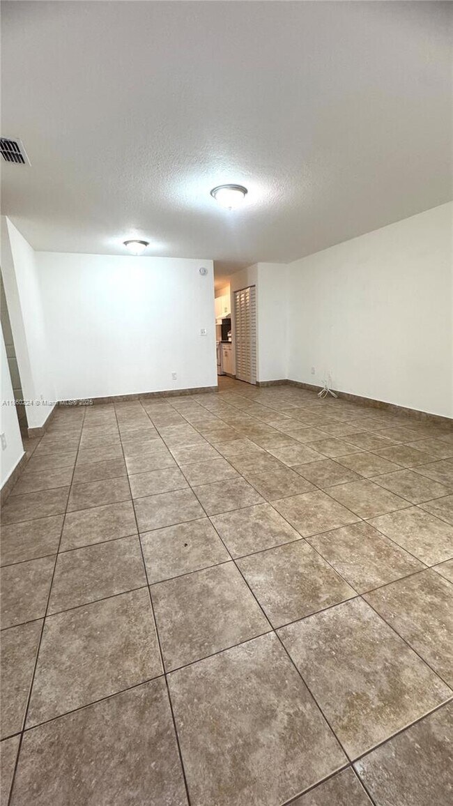 4122 NW 181st Terrace in Miami Gardens, FL - Building Photo - Building Photo
