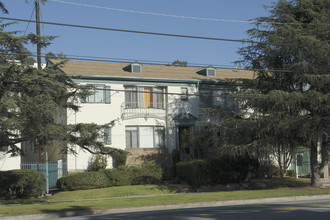 4117-4121 Los Feliz Blvd in Los Angeles, CA - Building Photo - Building Photo