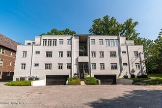 2039 Douglass Blvd in Louisville, KY - Building Photo - Building Photo
