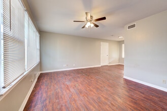 5016 N Woodward Ave in Oklahoma City, OK - Building Photo - Building Photo