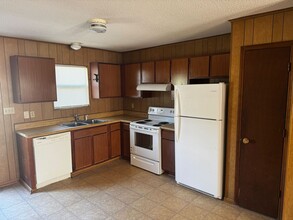 109 Ravenwood Dr in Jacksonville, NC - Foto de edificio - Building Photo