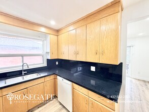 305 Lorne Ave in Kitchener, ON - Building Photo - Building Photo