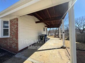 5122 Ville Maria Ln in Hazelwood, MO - Building Photo - Building Photo