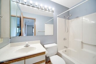 1507 N Milwaukee Ave, Unit 5D in Libertyville, IL - Building Photo - Building Photo