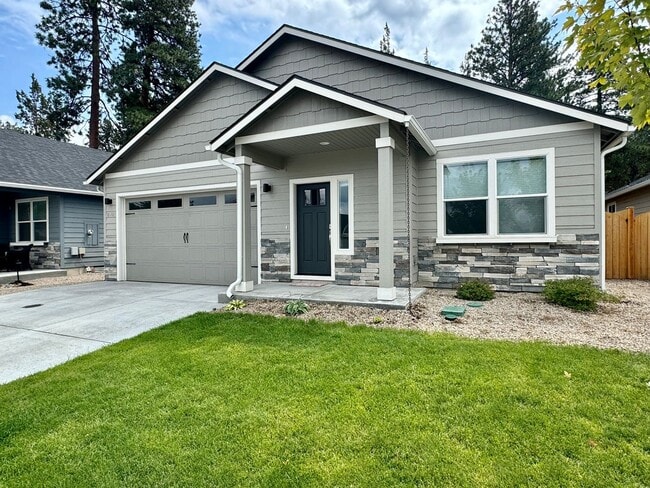 20421 SE Senden Ln in Bend, OR - Building Photo - Building Photo