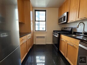 East 79th Street in New York, NY - Foto de edificio - Building Photo