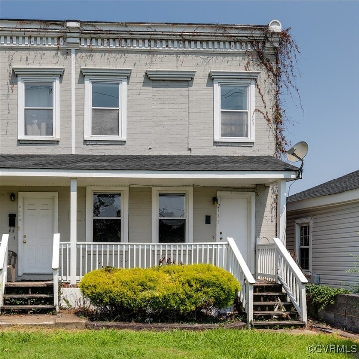 2111 Bainbridge St in Richmond, VA - Foto de edificio