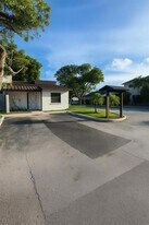 6822 SW 39th St in Miramar, FL - Building Photo