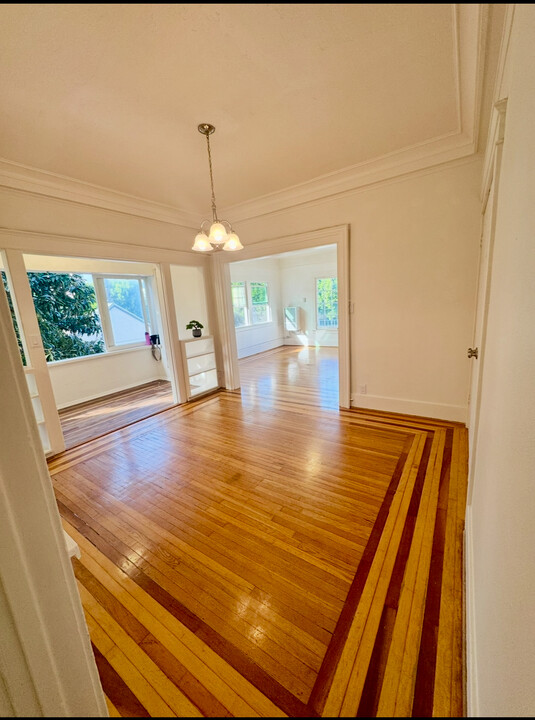 6200 De Longpre Ave, Unit B in Los Angeles, CA - Building Photo