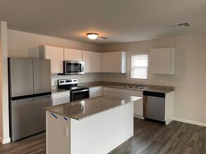 801 Silvercreek Ln in Casa Grande, AZ - Building Photo - Building Photo