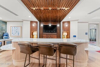 4240 E Camelback Rd in Phoenix, AZ - Building Photo - Building Photo