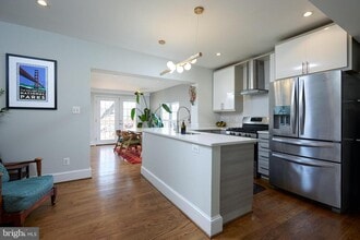 421 Longfellow St NW in Washington, DC - Building Photo - Building Photo