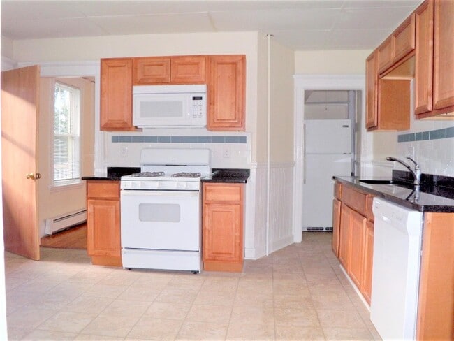 40 Linden Ave, Unit 1 in Somerville, MA - Building Photo - Building Photo