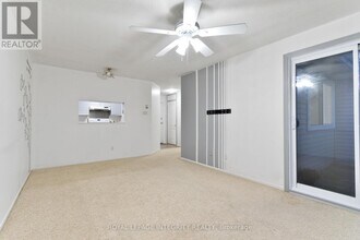 270 Brittany Dr in Ottawa, ON - Building Photo - Building Photo